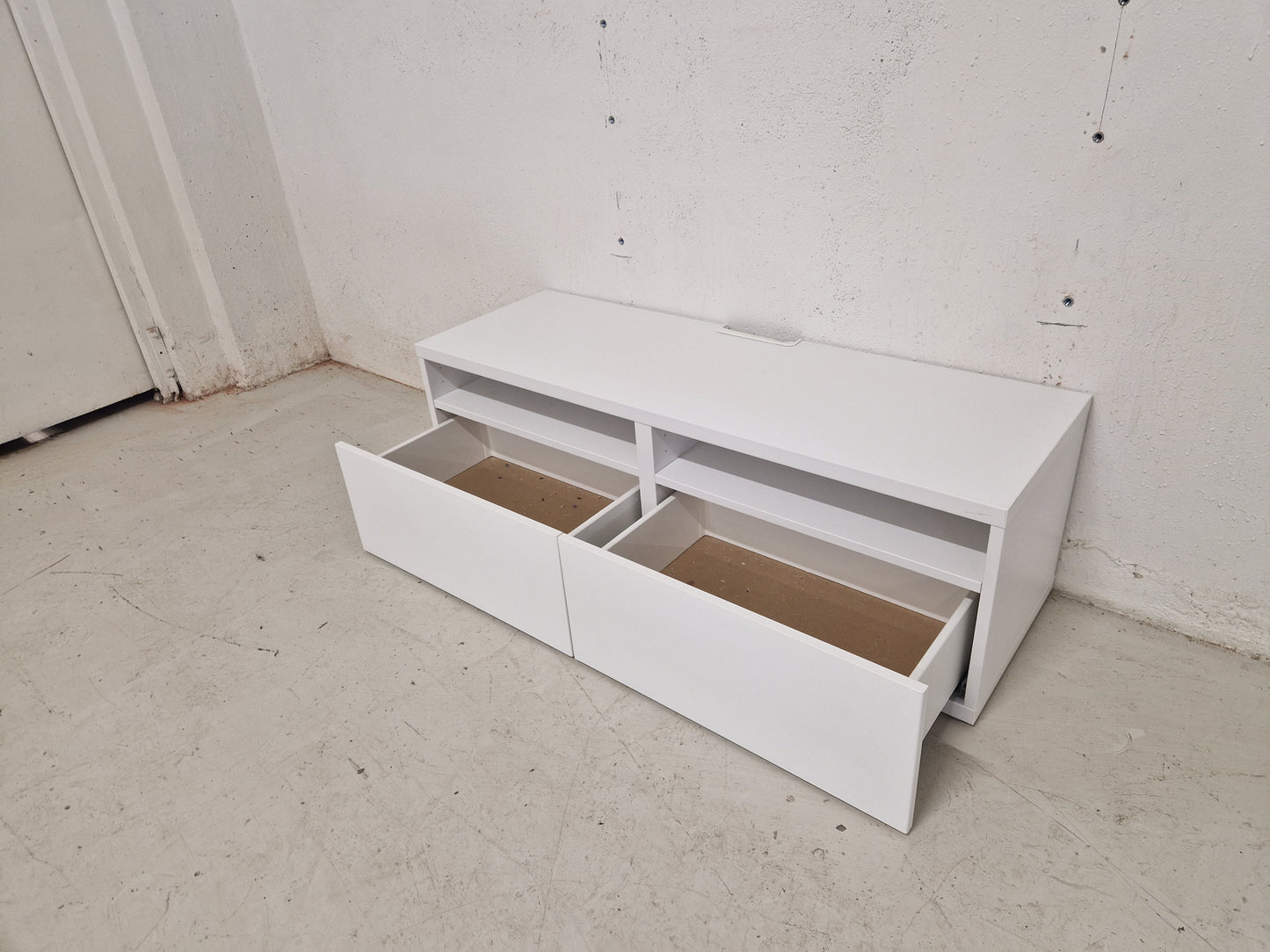 Tv-benk. Ikea Bestå