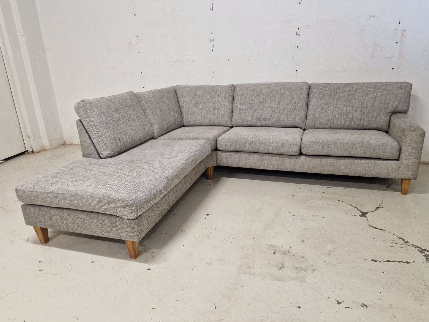 HJØRNESOFA # SJESELONG # OUTLET# NYRENSET # GRATIS FRAKT*