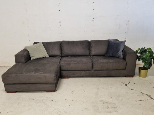 SOFA MED BRED SJESELONG # NYRENSET # GRATIS FRAKT*