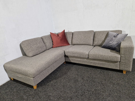 HJØRNESOFA # SJESELONG # NYRENSET # GRATIS FRAKT*