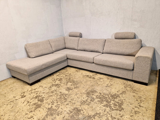HJØRNESOFA # SJESELONG # NYRENSET # GRATIS FRAKT*