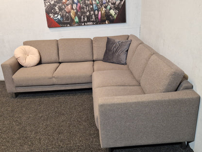 HJØRNESOFA # NYRENSET # GRATIS FRAKT*