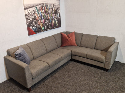 HJØRNESOFA # KORFU # NYRENSET # GRATIS FRAKT*