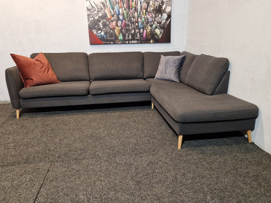 HJØRNESOFA # SJESELONG # NYRENSET # GRATIS FRAKT*