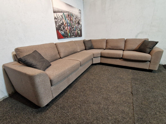 MEGET PEN HJØRNESOFA # SCAPA # NYRENSET # GRATIS FRAKT*