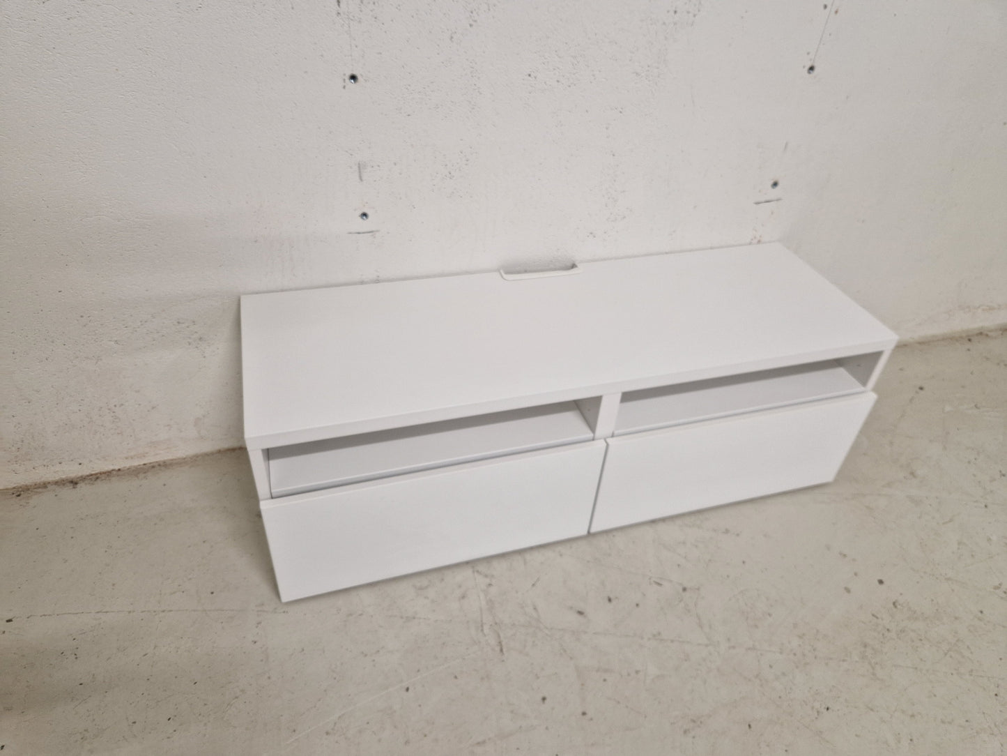 Tv-benk. Ikea Bestå