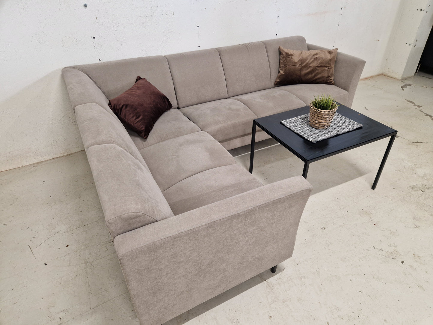 HJØRNESOFA # NAXOS # NYRENSET # GRATIS FRAKT*