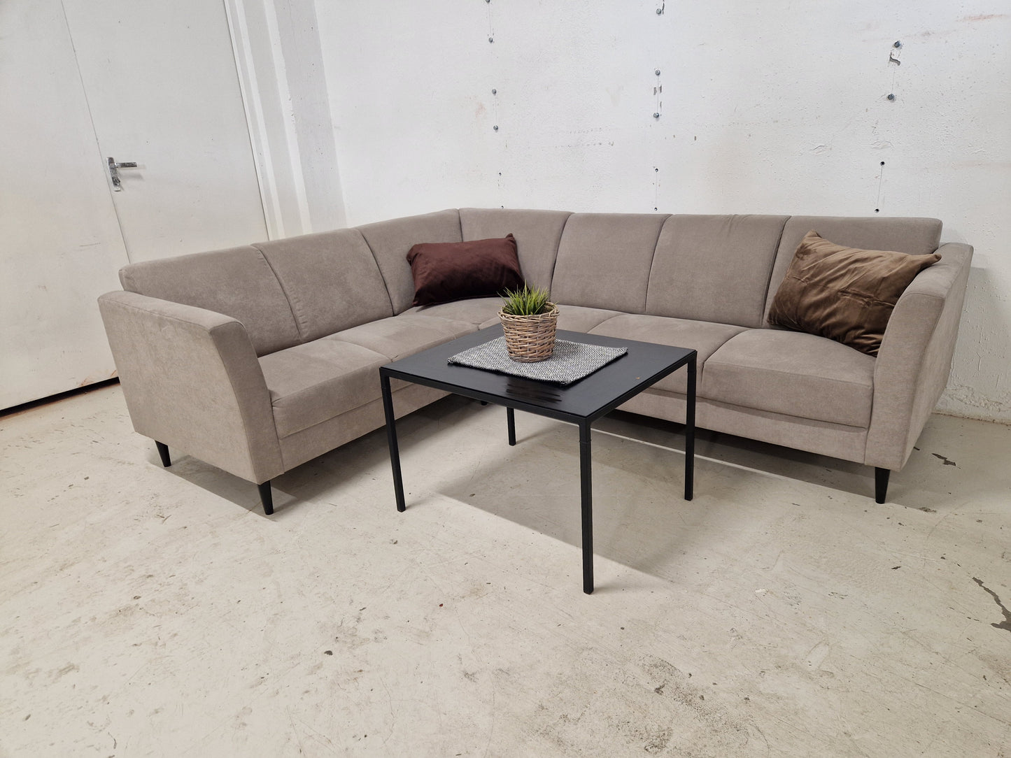 HJØRNESOFA # NAXOS # NYRENSET # GRATIS FRAKT*
