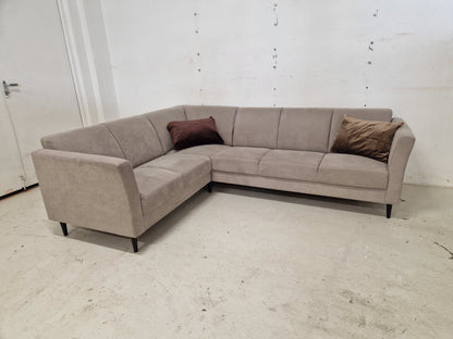 HJØRNESOFA # NAXOS # NYRENSET # GRATIS FRAKT*