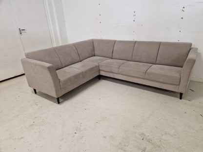 HJØRNESOFA # NAXOS # NYRENSET # GRATIS FRAKT*