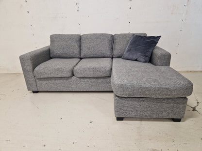 HJØRNESOFA #  VENDBAR SJESELONG # NYRENSET # GRATIS FRAKT*