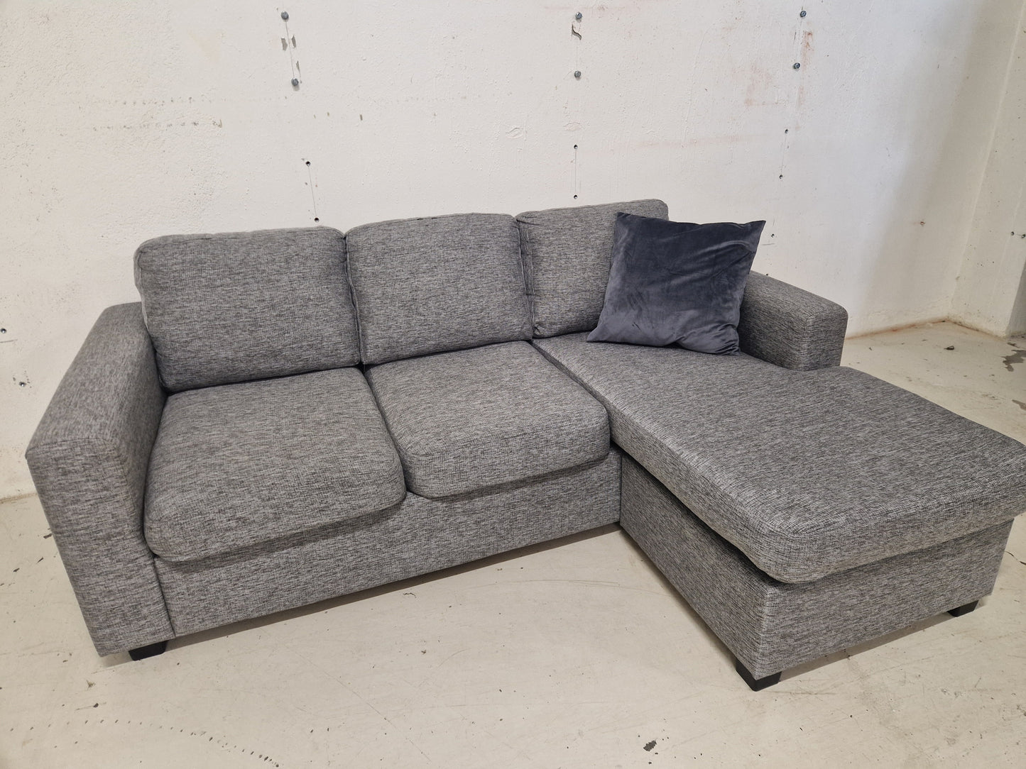 HJØRNESOFA #  VENDBAR SJESELONG # NYRENSET # GRATIS FRAKT*