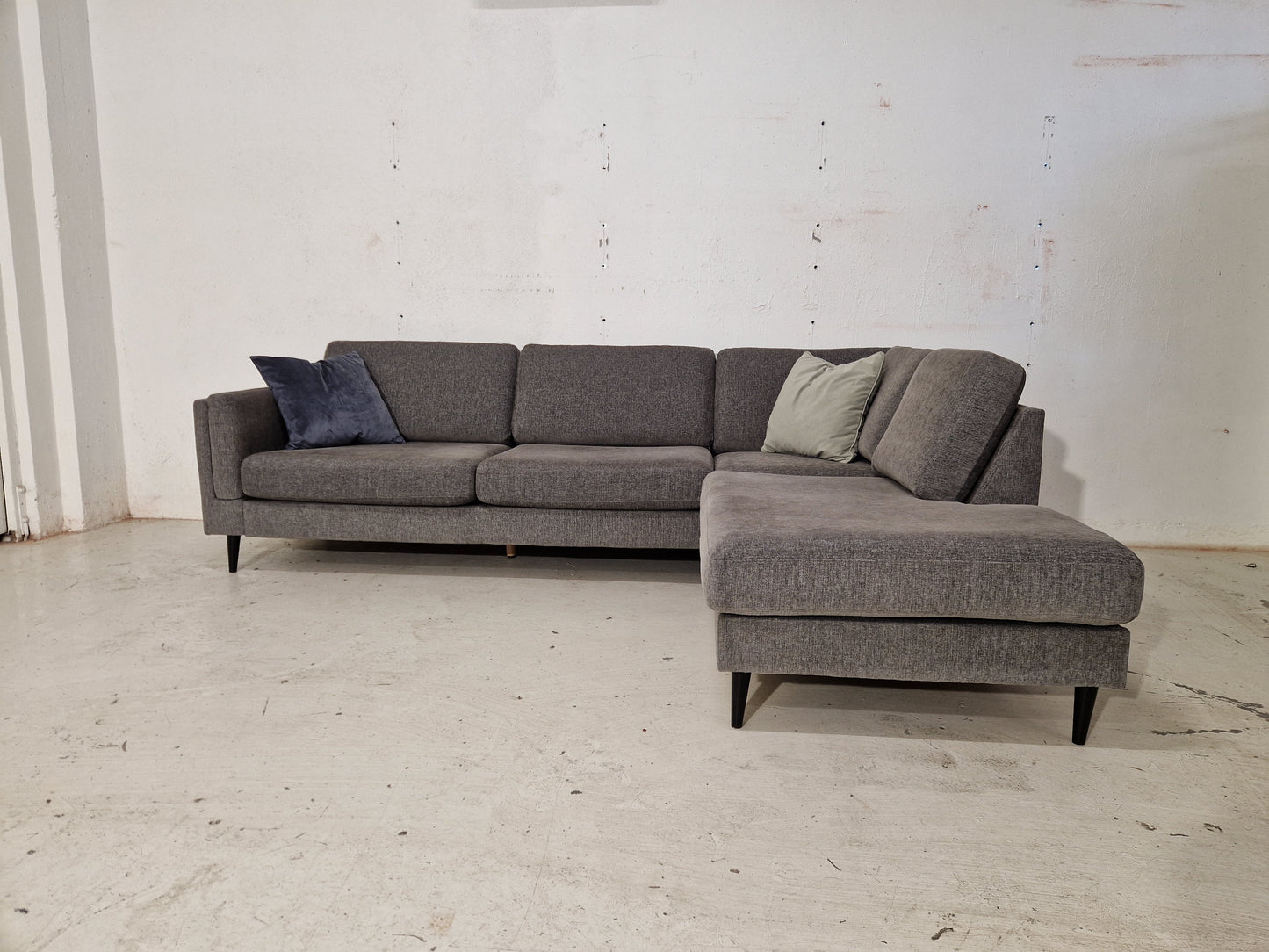 HJØRNESOFA # SJESELONG # NYRENSET # GRATIS FRAKT*