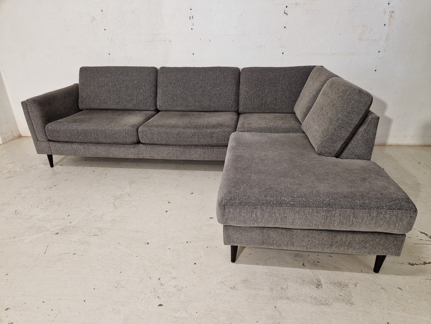 HJØRNESOFA # SJESELONG # NYRENSET # GRATIS FRAKT*