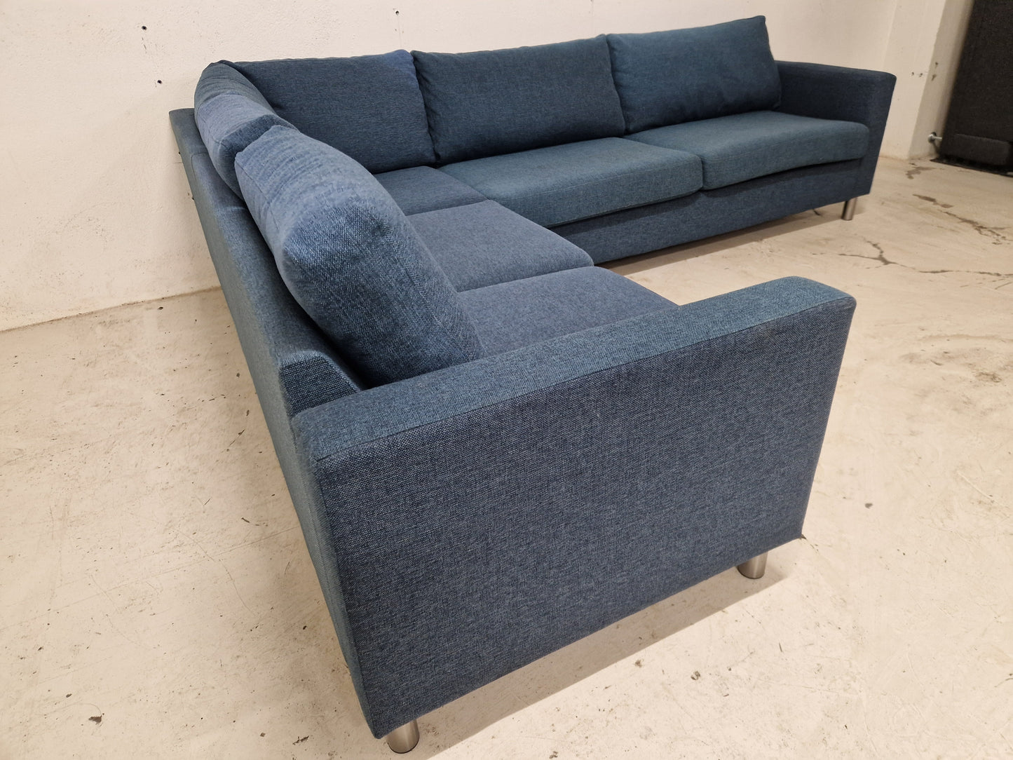 HJØRNESOFA # NYRENSET # GRATIS FRAKT*