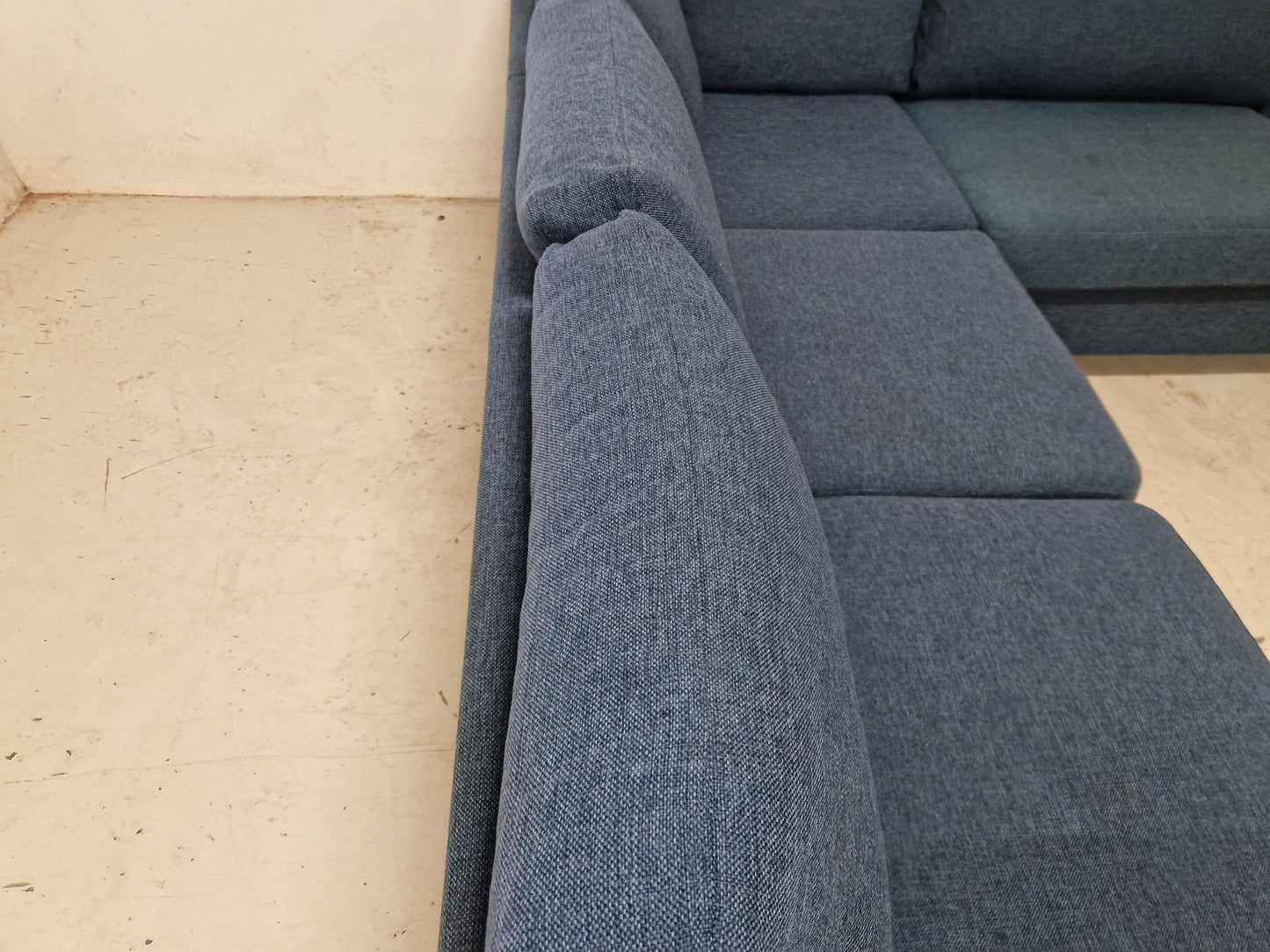 HJØRNESOFA # NYRENSET # GRATIS FRAKT*