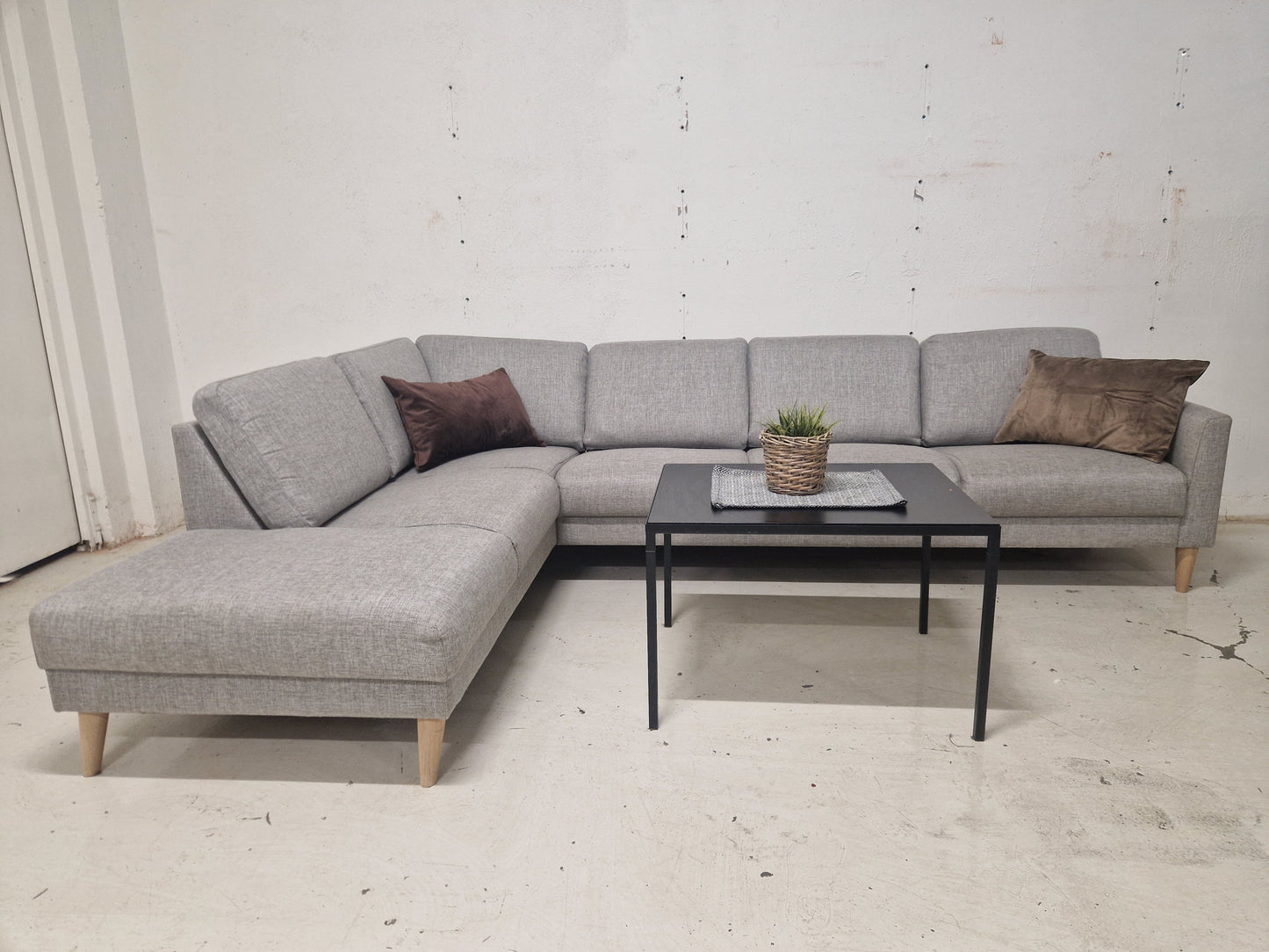 HJØRNESOFA # SJESELONG # OUTLET# NYRENSET # GRATIS FRAKT*
