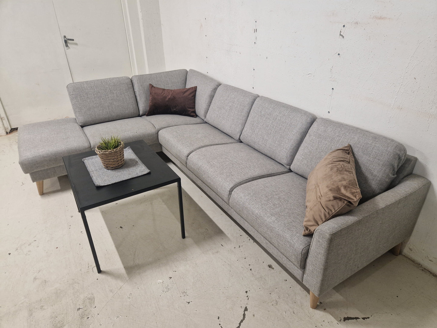 HJØRNESOFA # SJESELONG # OUTLET# NYRENSET # GRATIS FRAKT*
