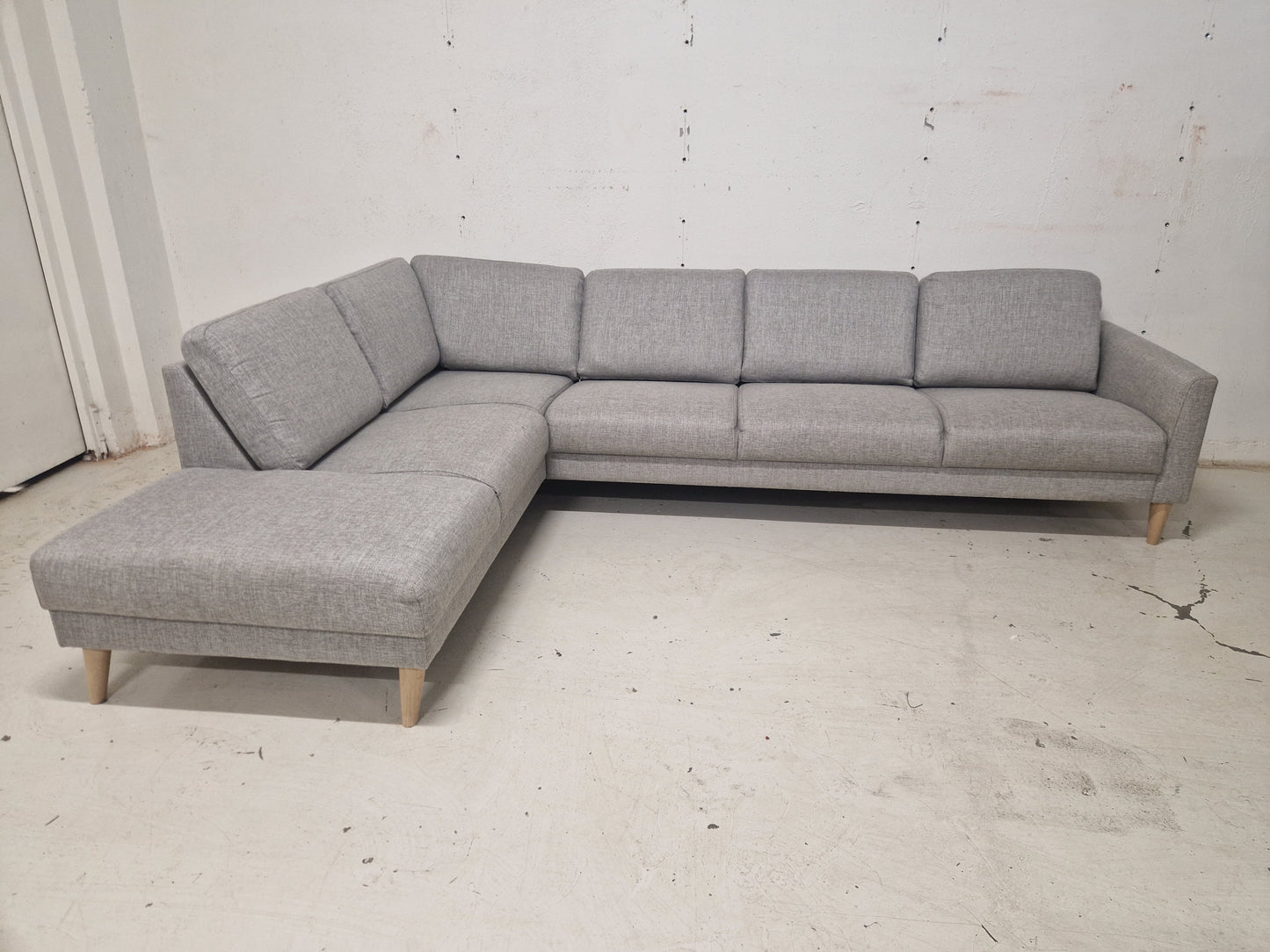 HJØRNESOFA # SJESELONG # OUTLET# NYRENSET # GRATIS FRAKT*