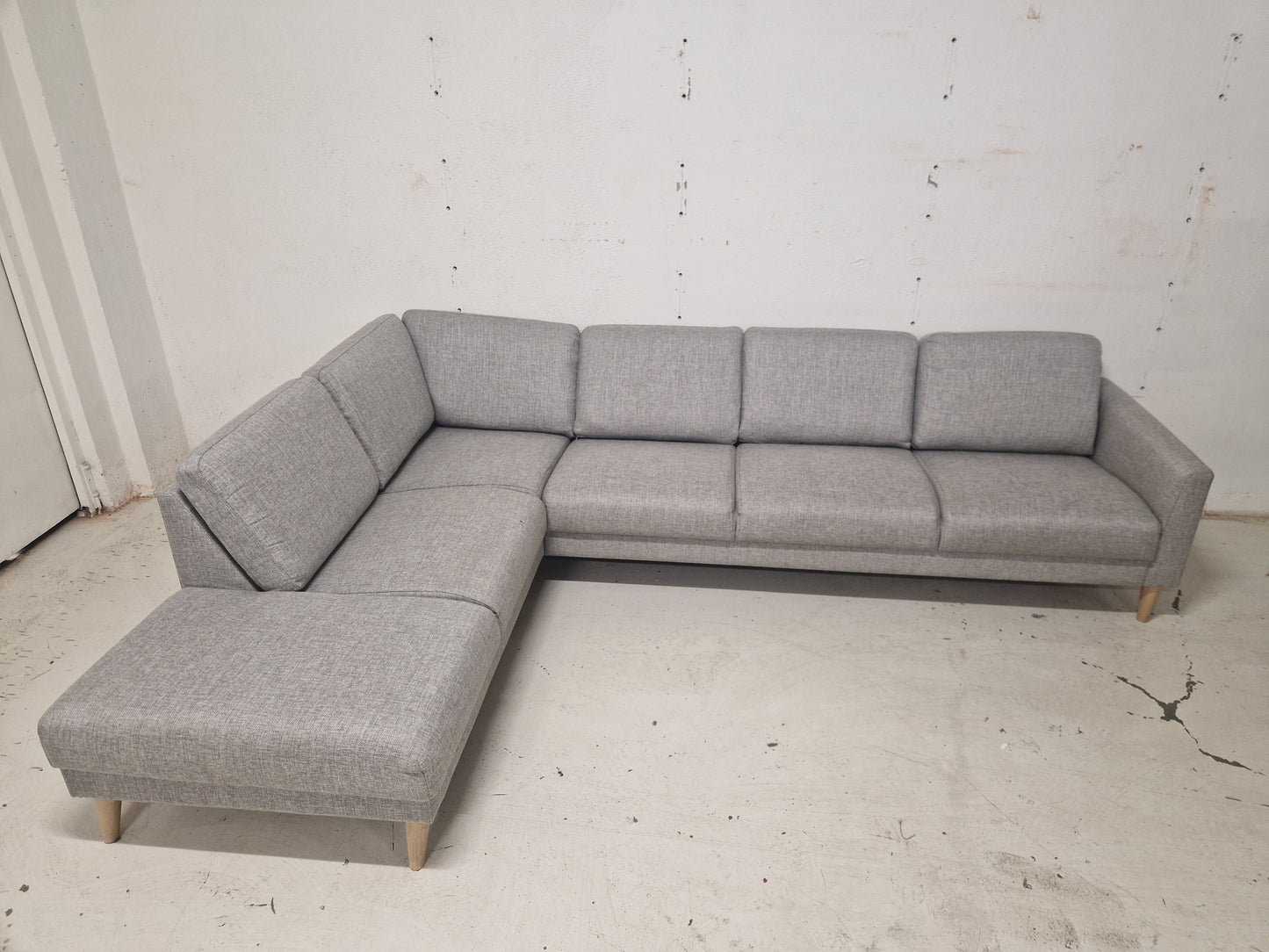 HJØRNESOFA # SJESELONG # OUTLET# NYRENSET # GRATIS FRAKT*