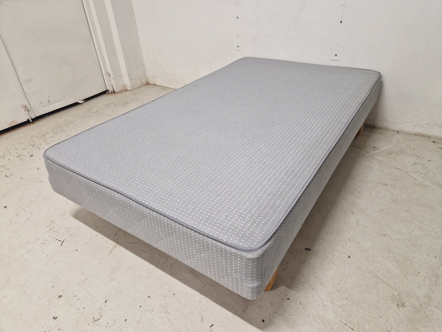 Rammemadrass, 120x200 Ikea Espevär.