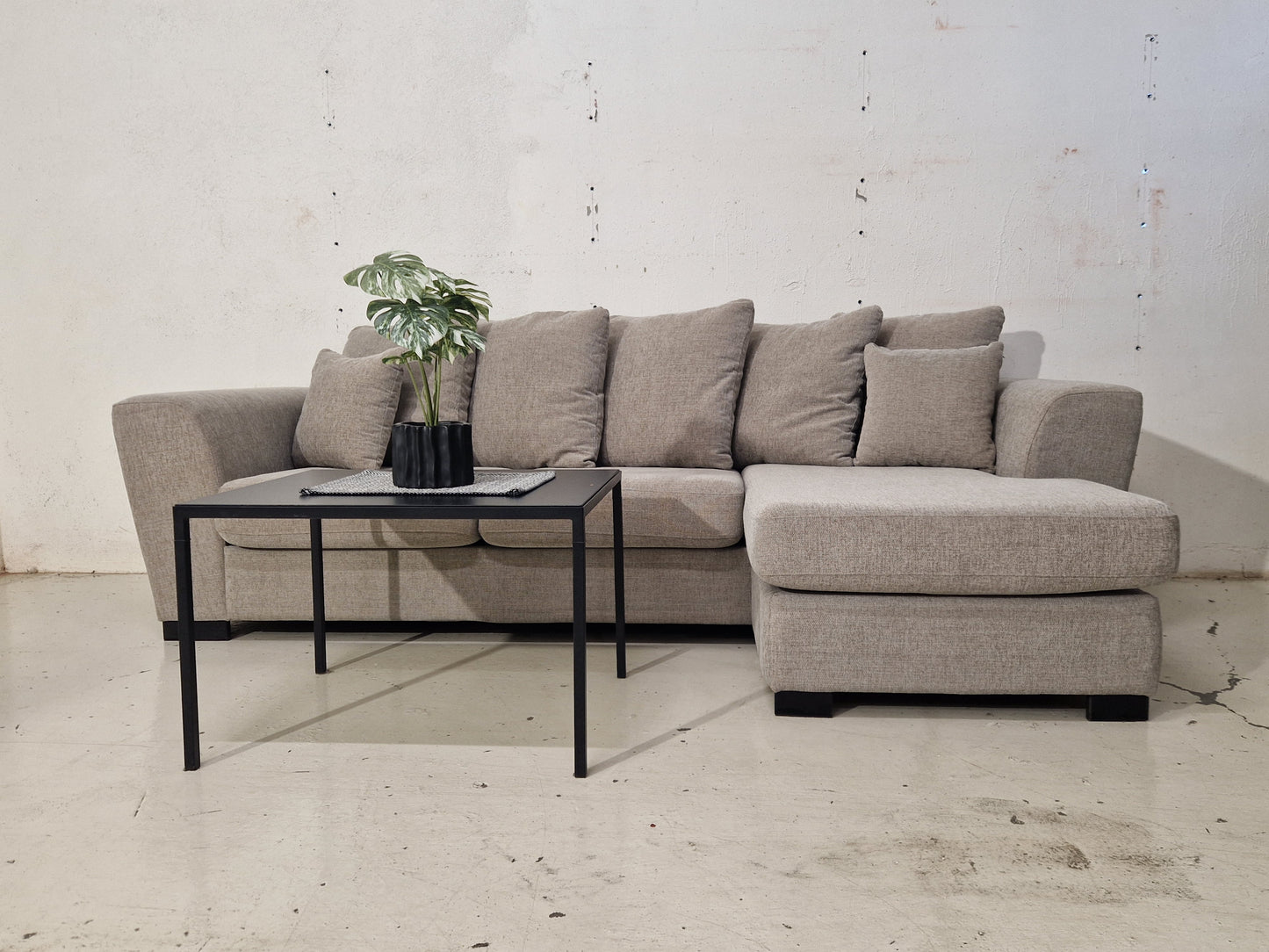 HJØRNESOFA # SJESELONG # NYRENSET # GRATIS FRAKT*