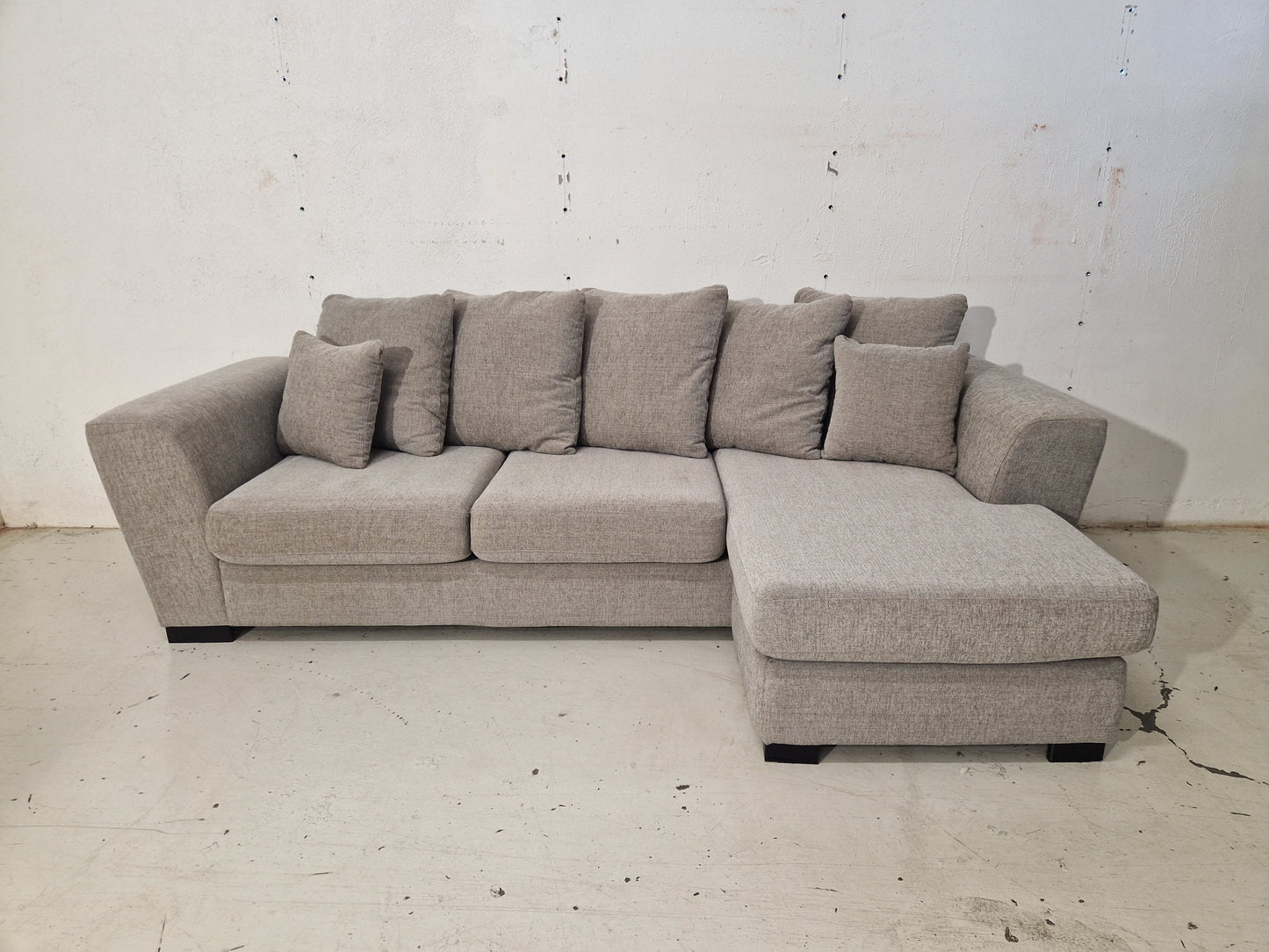 HJØRNESOFA # SJESELONG # NYRENSET # GRATIS FRAKT*