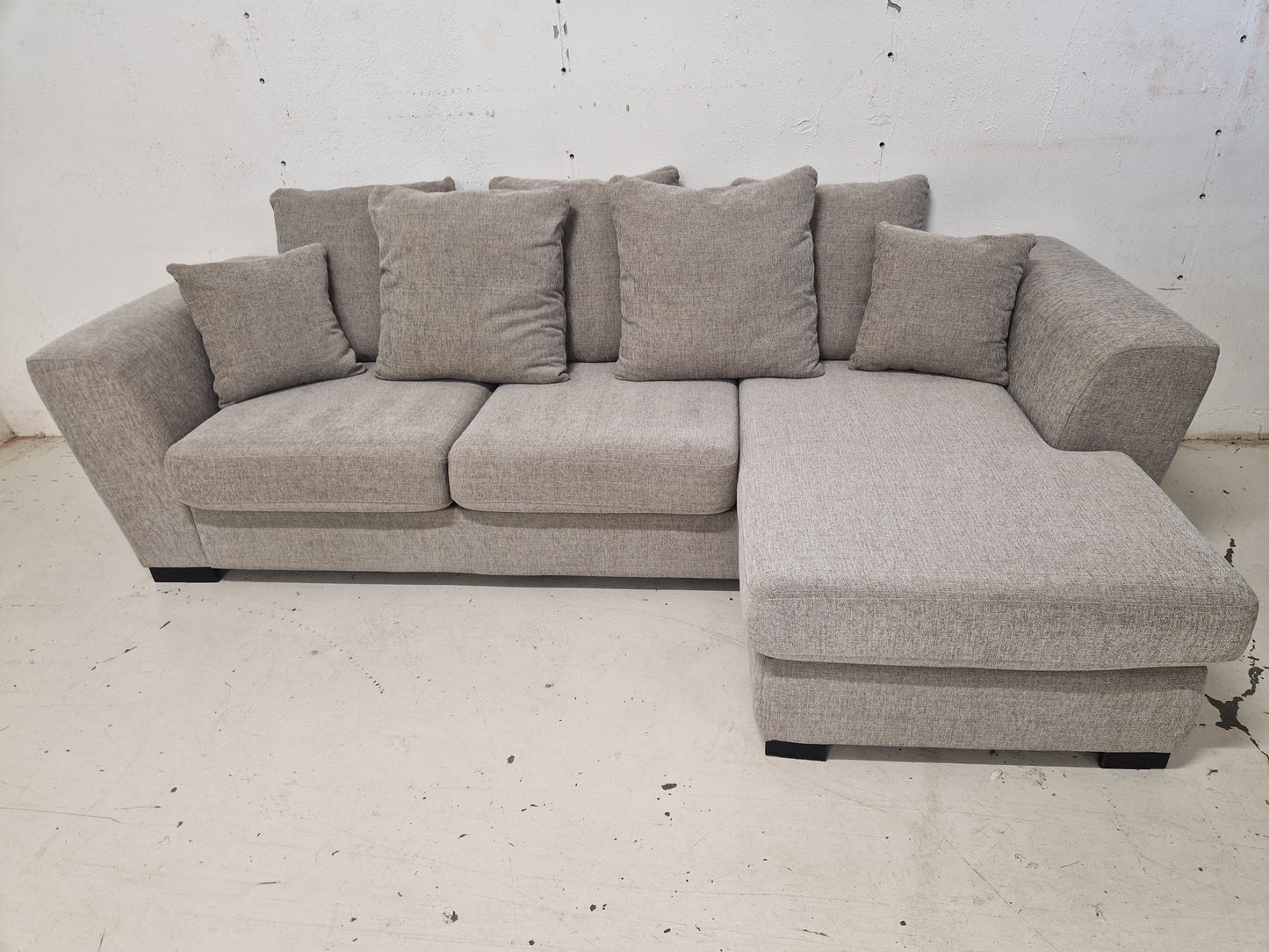 HJØRNESOFA # SJESELONG # NYRENSET # GRATIS FRAKT*