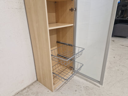 Høyskap. (garderobeskap)