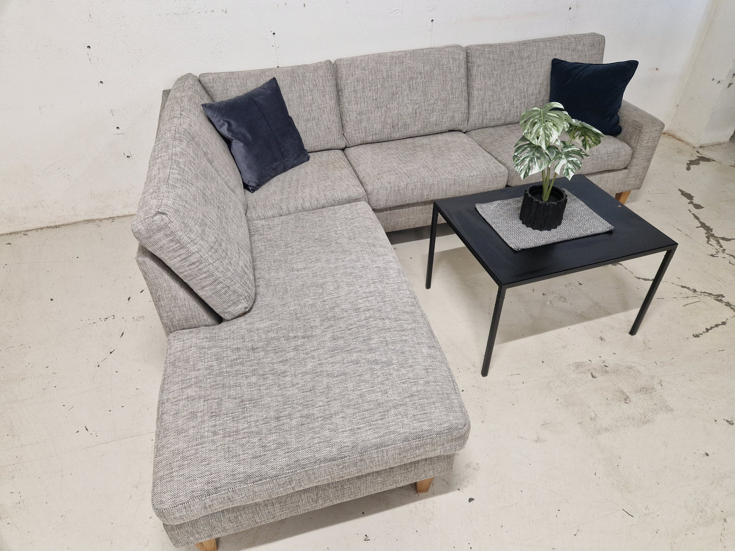 HJØRNESOFA # SJESELONG # OUTLET# NYRENSET # GRATIS FRAKT*