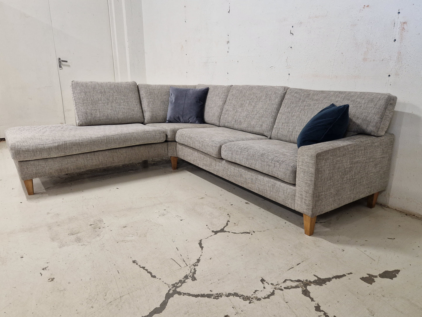 HJØRNESOFA # SJESELONG # OUTLET# NYRENSET # GRATIS FRAKT*