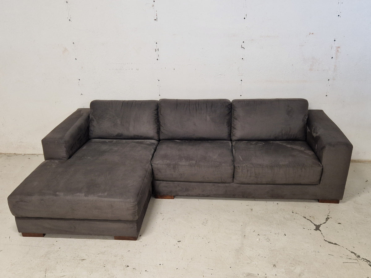 SOFA MED  BRED SJESELONG # NYRENSET # GRATIS FRAKT*
