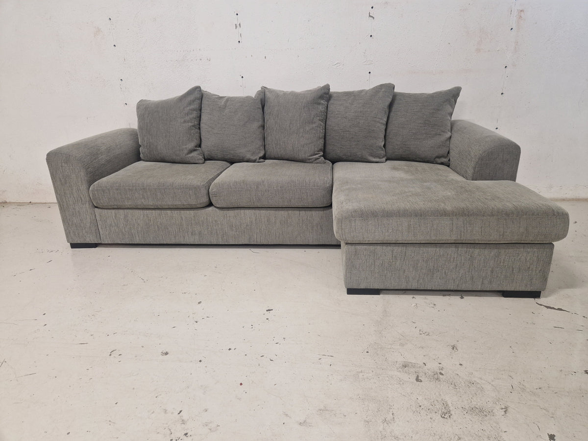HJØRNESOFA # SJESELONG # OUTLET# NYRENSET # GRATIS FRAKT*