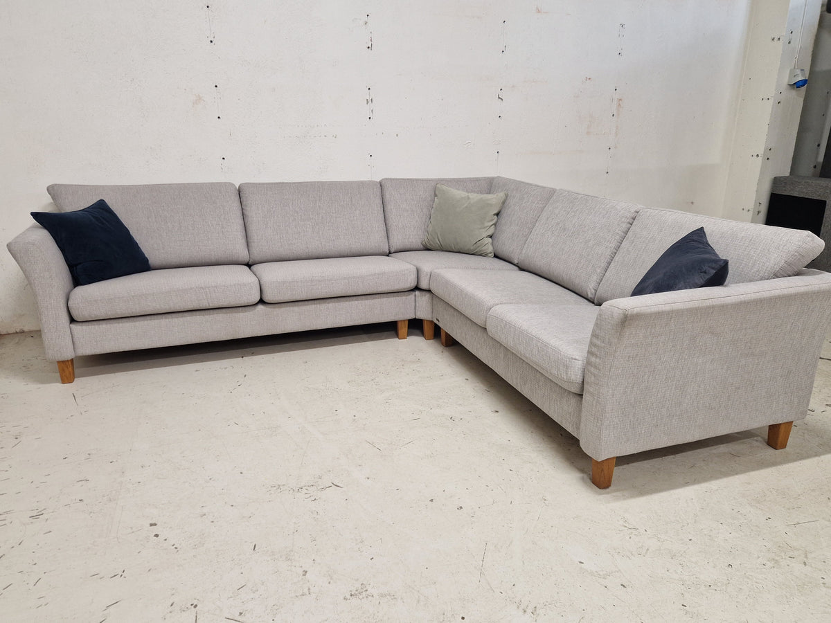 SE PRIS! # HJØRNESOFA # BRUNSTAD # NYRENSET # GRATIS FRAKT*