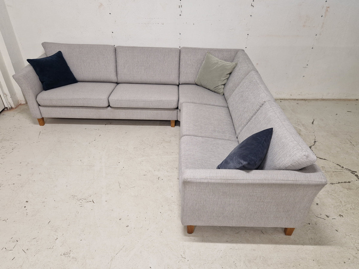 SE PRIS! # HJØRNESOFA # BRUNSTAD # NYRENSET # GRATIS FRAKT*