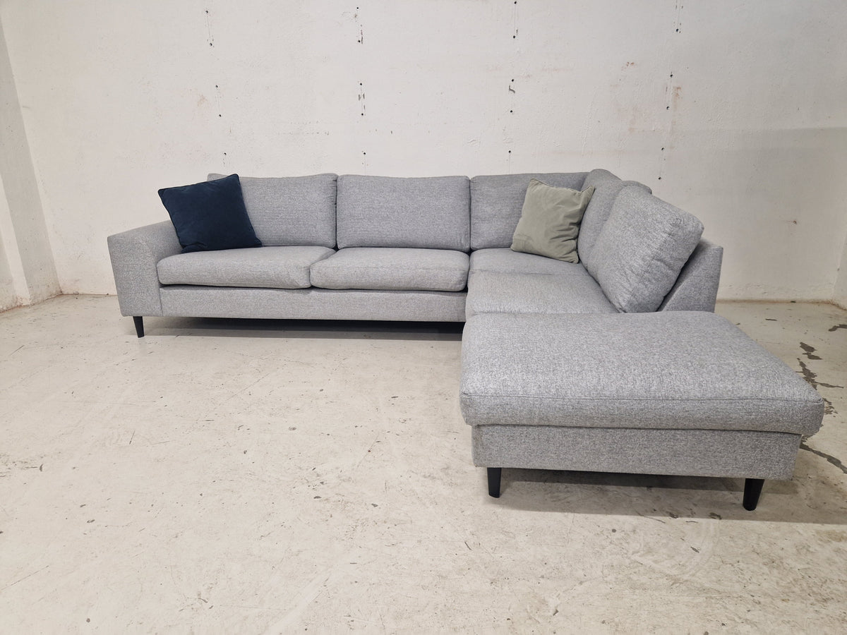 HJØRNESOFA # SJESELONG # NYRENSET # GRATIS FRAKT*