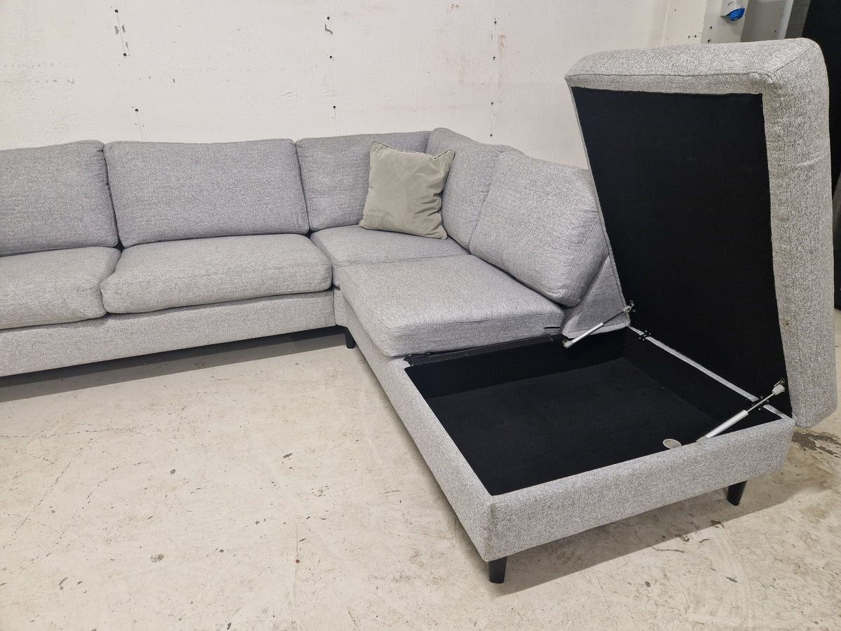 HJØRNESOFA # SJESELONG # NYRENSET # GRATIS FRAKT*