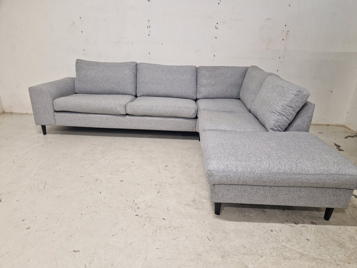 HJØRNESOFA # SJESELONG # NYRENSET # GRATIS FRAKT*
