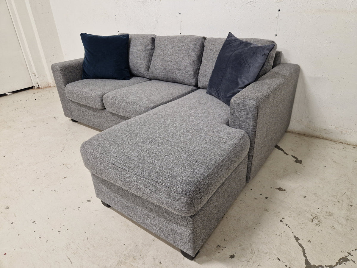 HJØRNESOFA #  VENDBAR SJESELONG # NYRENSET # GRATIS FRAKT*