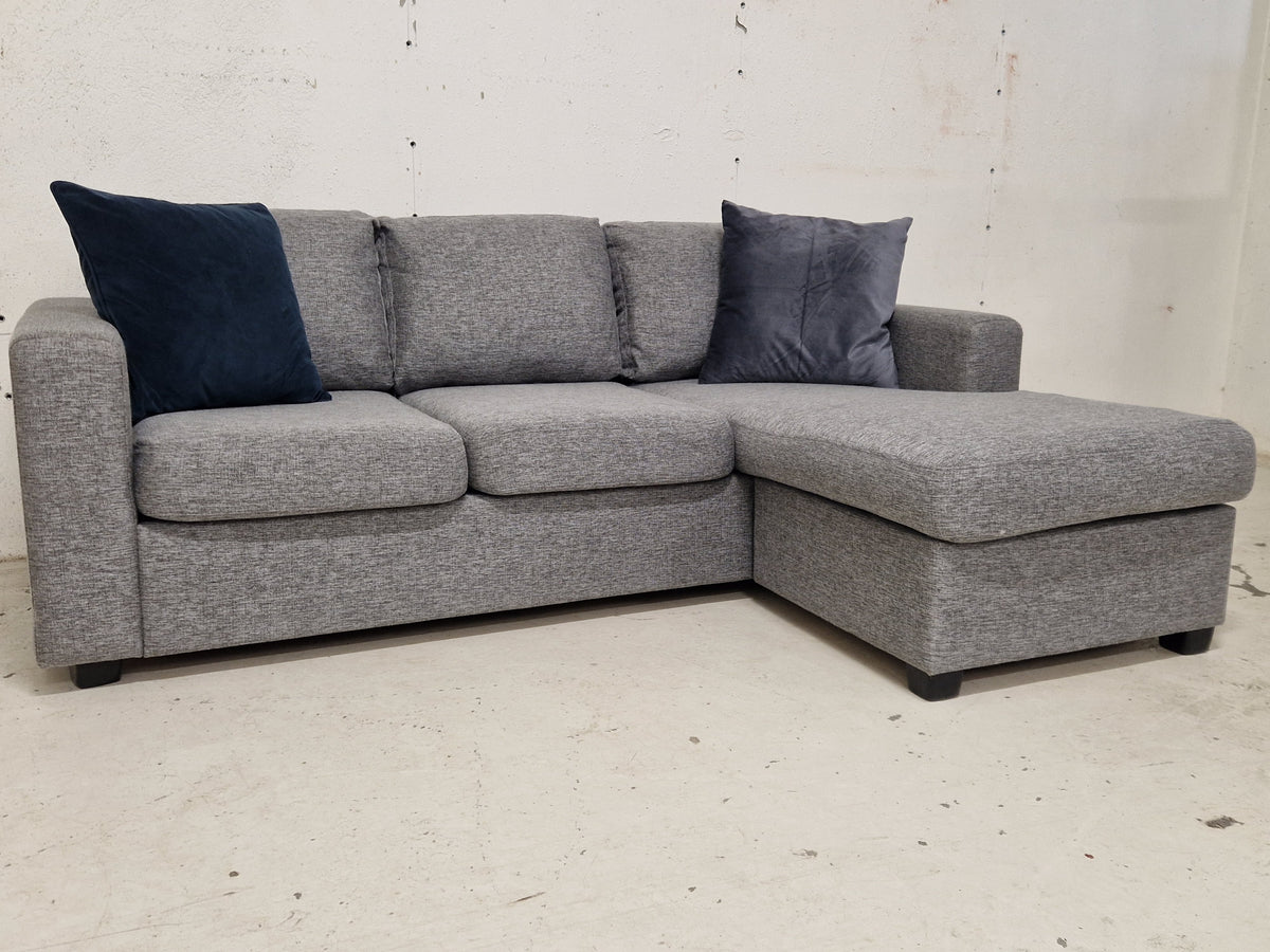 HJØRNESOFA #  VENDBAR SJESELONG # NYRENSET # GRATIS FRAKT*